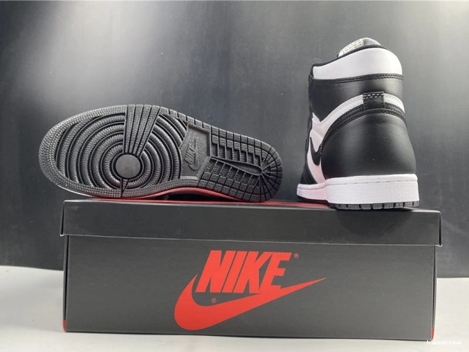 HYPE 555088-010 Air Black White Retro Jordan (2014) 1 0809